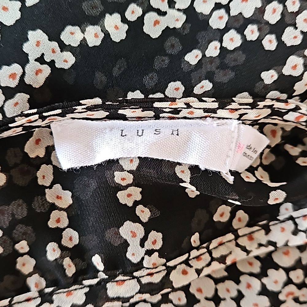 Lush Floral Light Layering Top Black, Cream, Orange size Medium